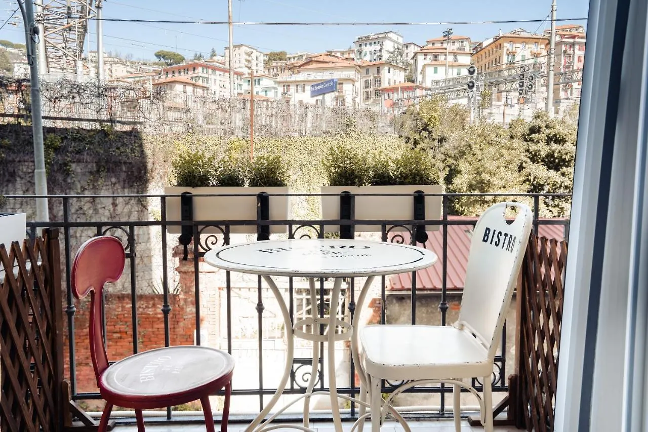 Guest house Le 5 Terre La Spezia Hotel